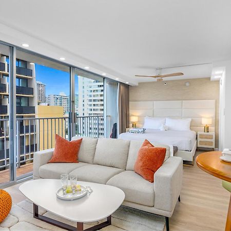 Steps To Waikiki Beach! Newly Renovated With 75" Tv Honolulu Exterior photo