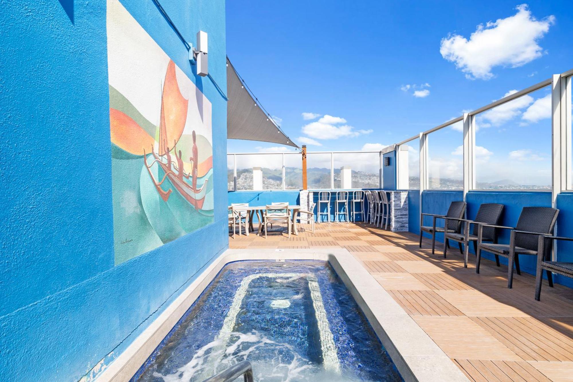 Steps To Waikiki Beach! Newly Renovated With 75" Tv Honolulu Exterior photo