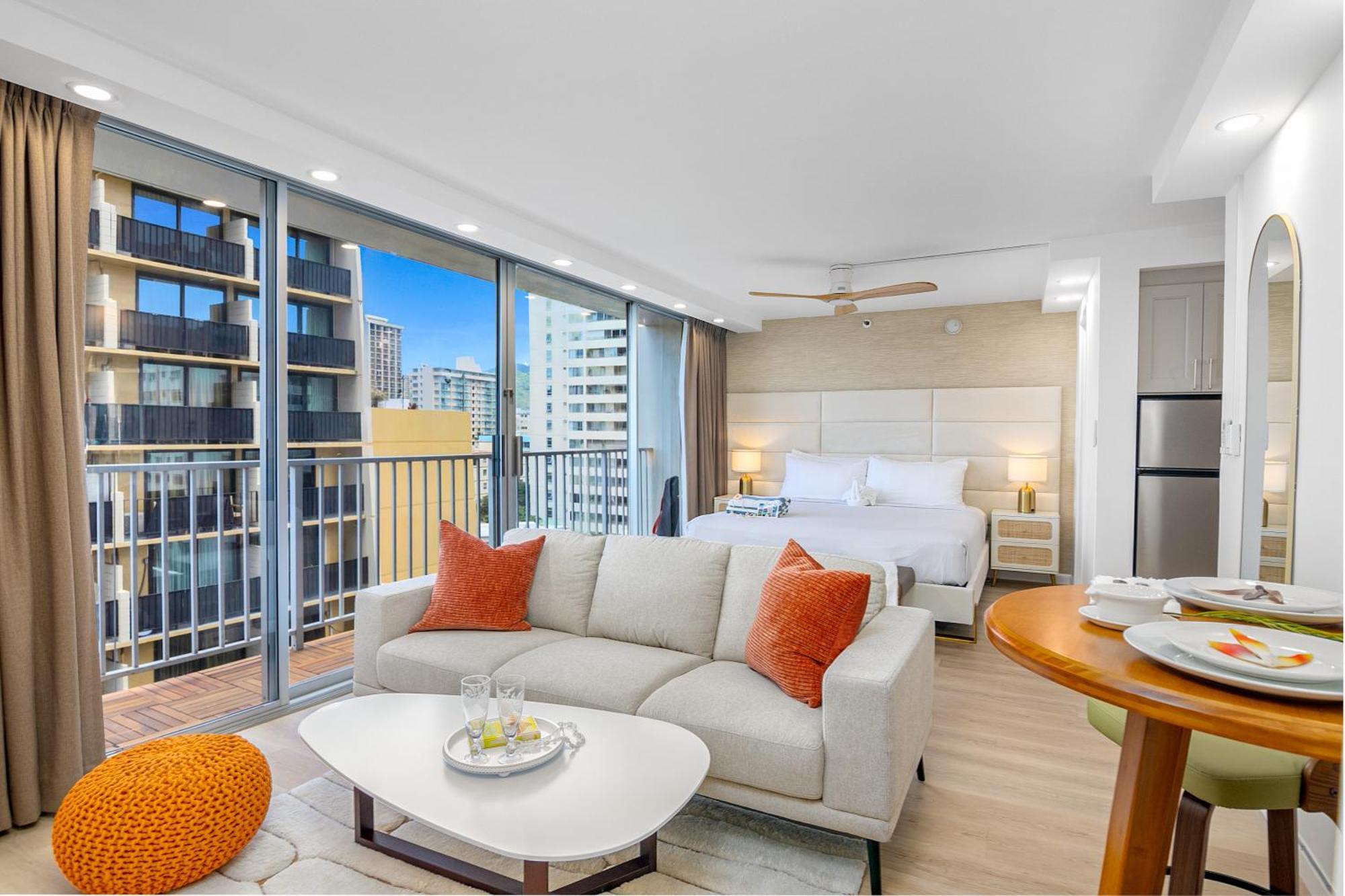 Steps To Waikiki Beach! Newly Renovated With 75" Tv Honolulu Exterior photo