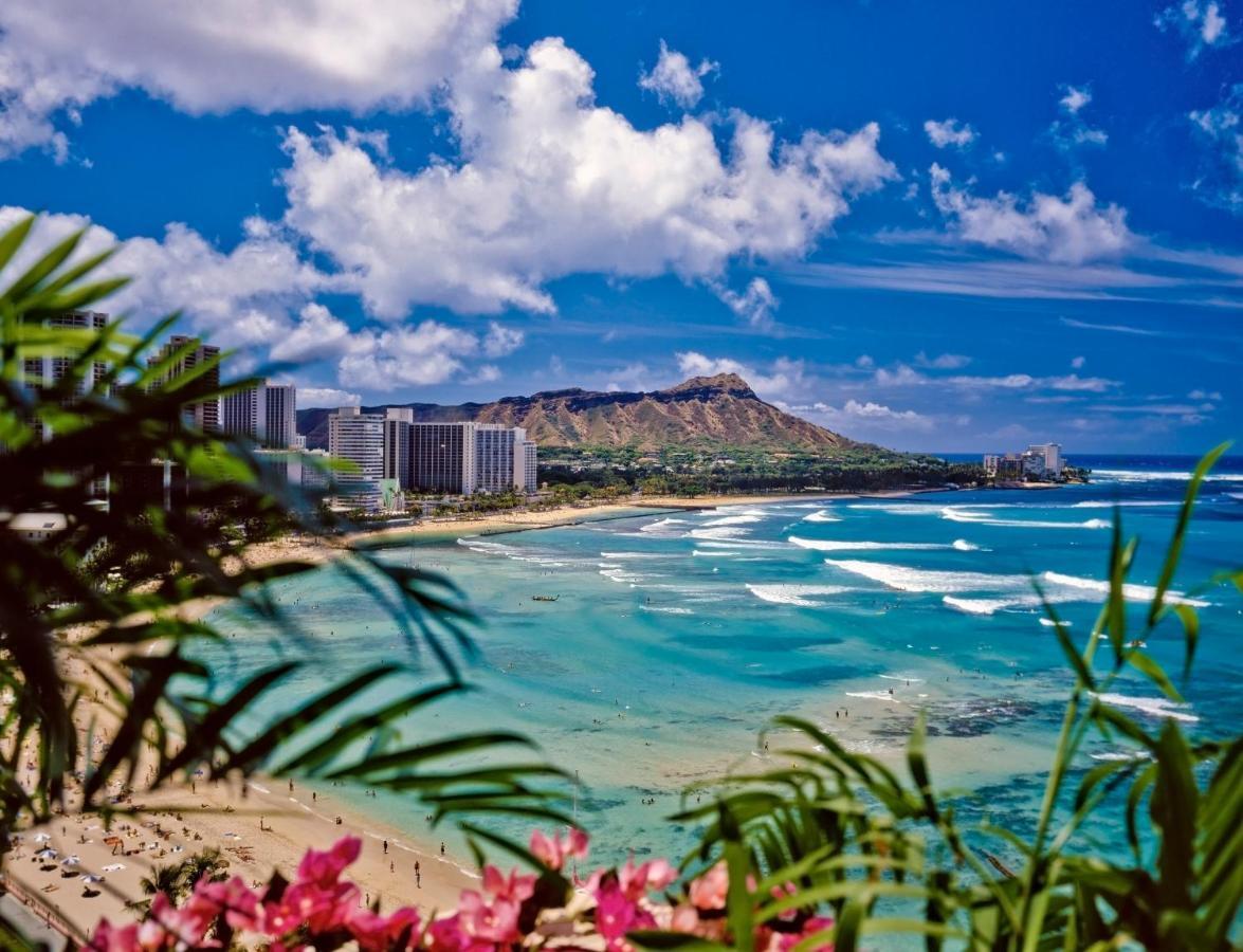 Steps To Waikiki Beach! Newly Renovated With 75" Tv Honolulu Exterior photo