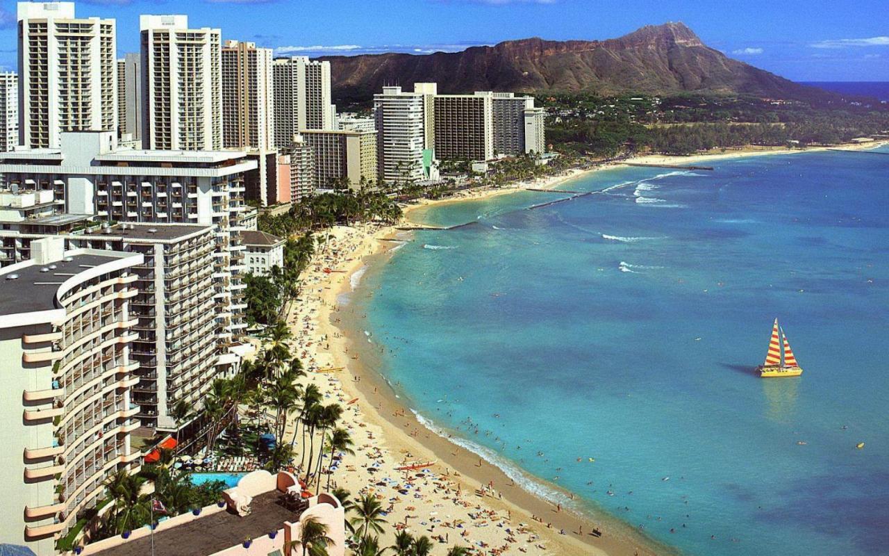 Steps To Waikiki Beach! Newly Renovated With 75" Tv Honolulu Exterior photo